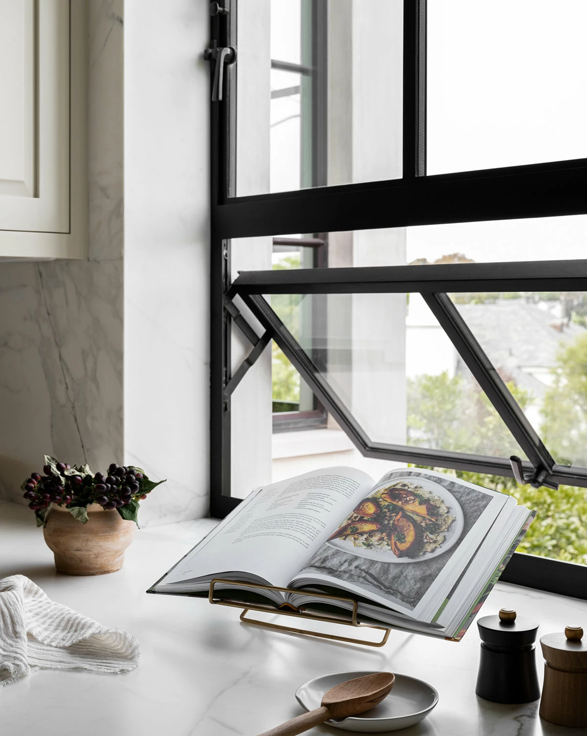 Brass Cookbook Holder 5 Brass Cookbook Holder - Image 3