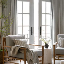 Theodora Block Stripe Throw -US Home Decoration Sales Store Spring Styled 9 53c453c9 89bd 49d8 ae2c 376053ae3350