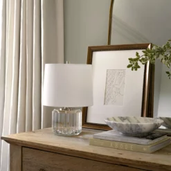 Simple Sketched Woman -US Home Decoration Sales Store Summer Catalogue 11 478908da 7741 4db7 abb3 687d52562647